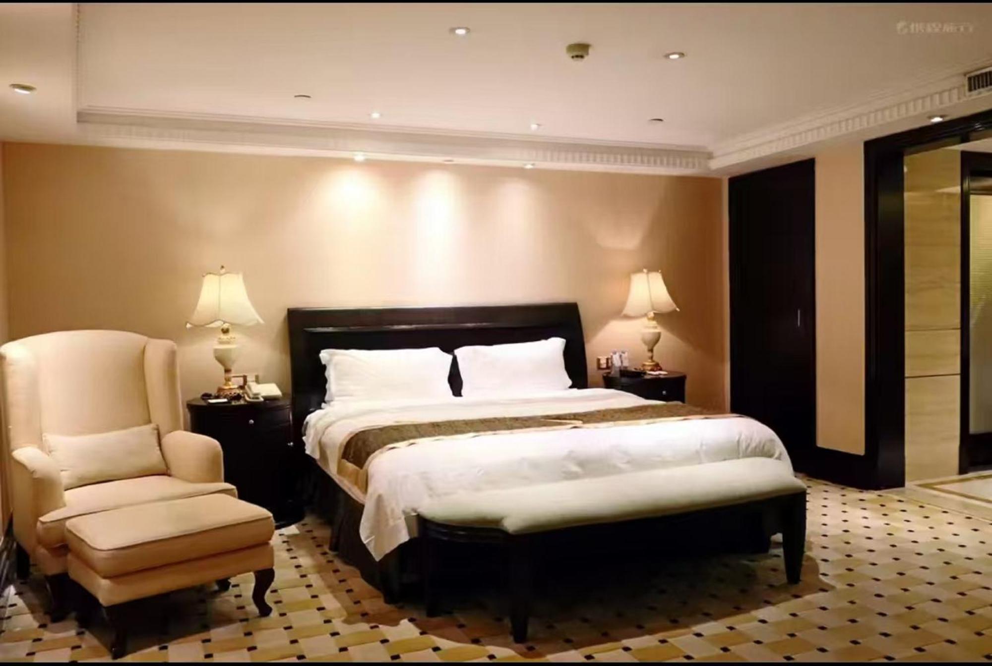Royal Mediterranean Hotel Guangzhou Buitenkant foto