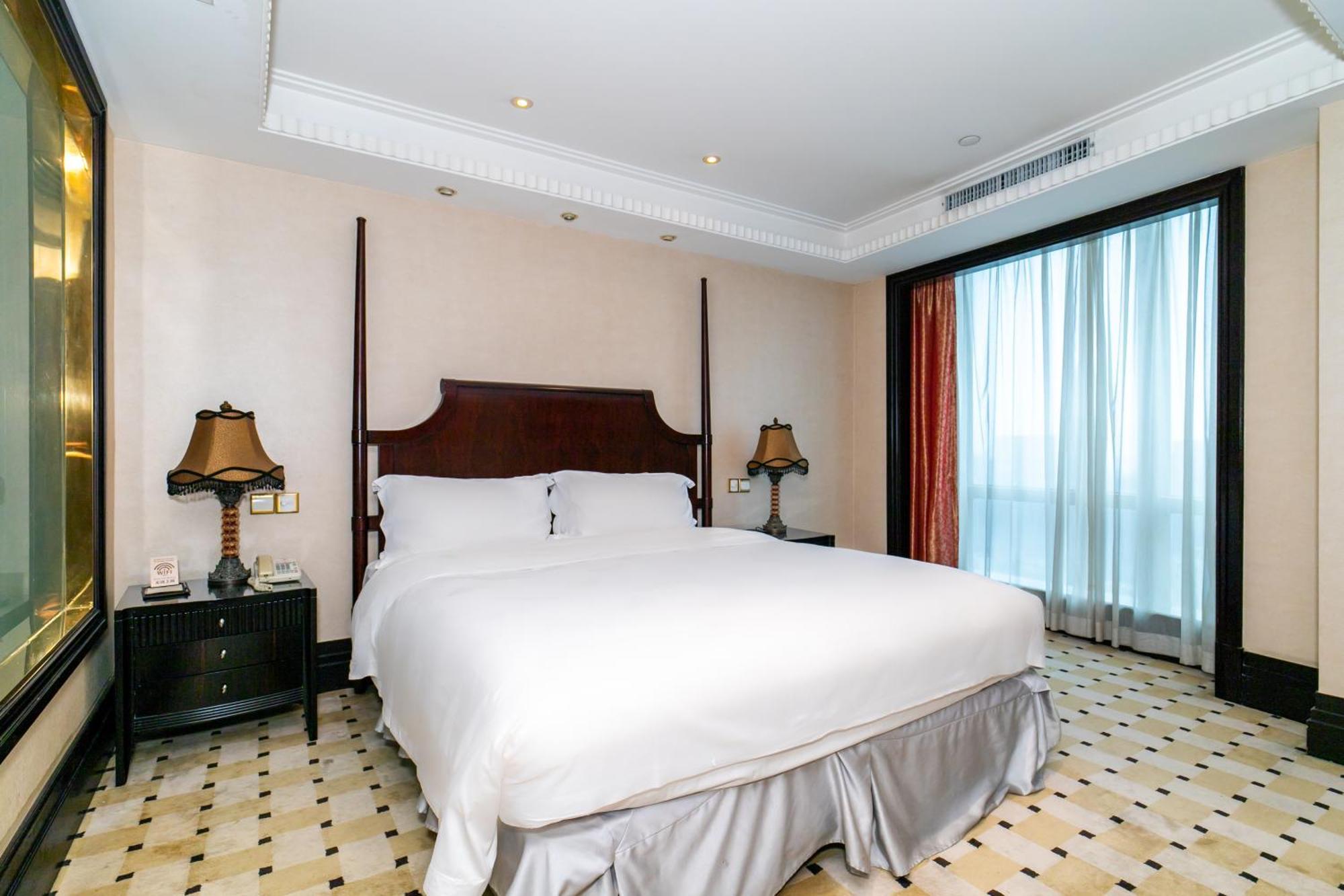Royal Mediterranean Hotel Guangzhou Buitenkant foto