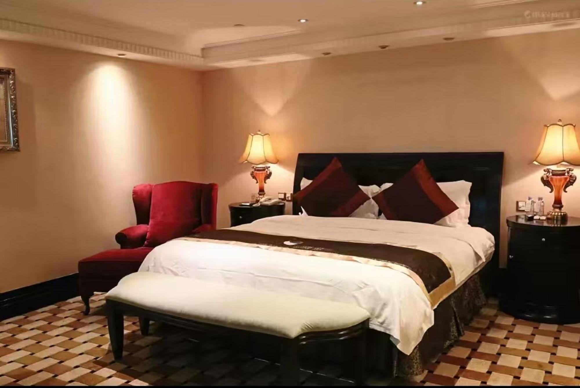 Royal Mediterranean Hotel Guangzhou Buitenkant foto
