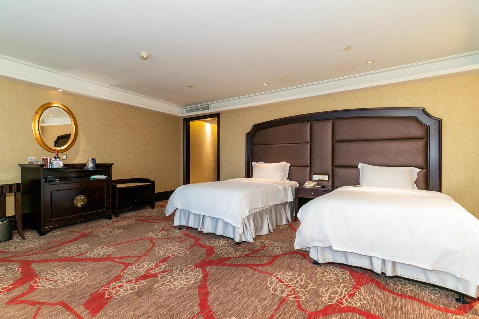Royal Mediterranean Hotel Guangzhou Buitenkant foto