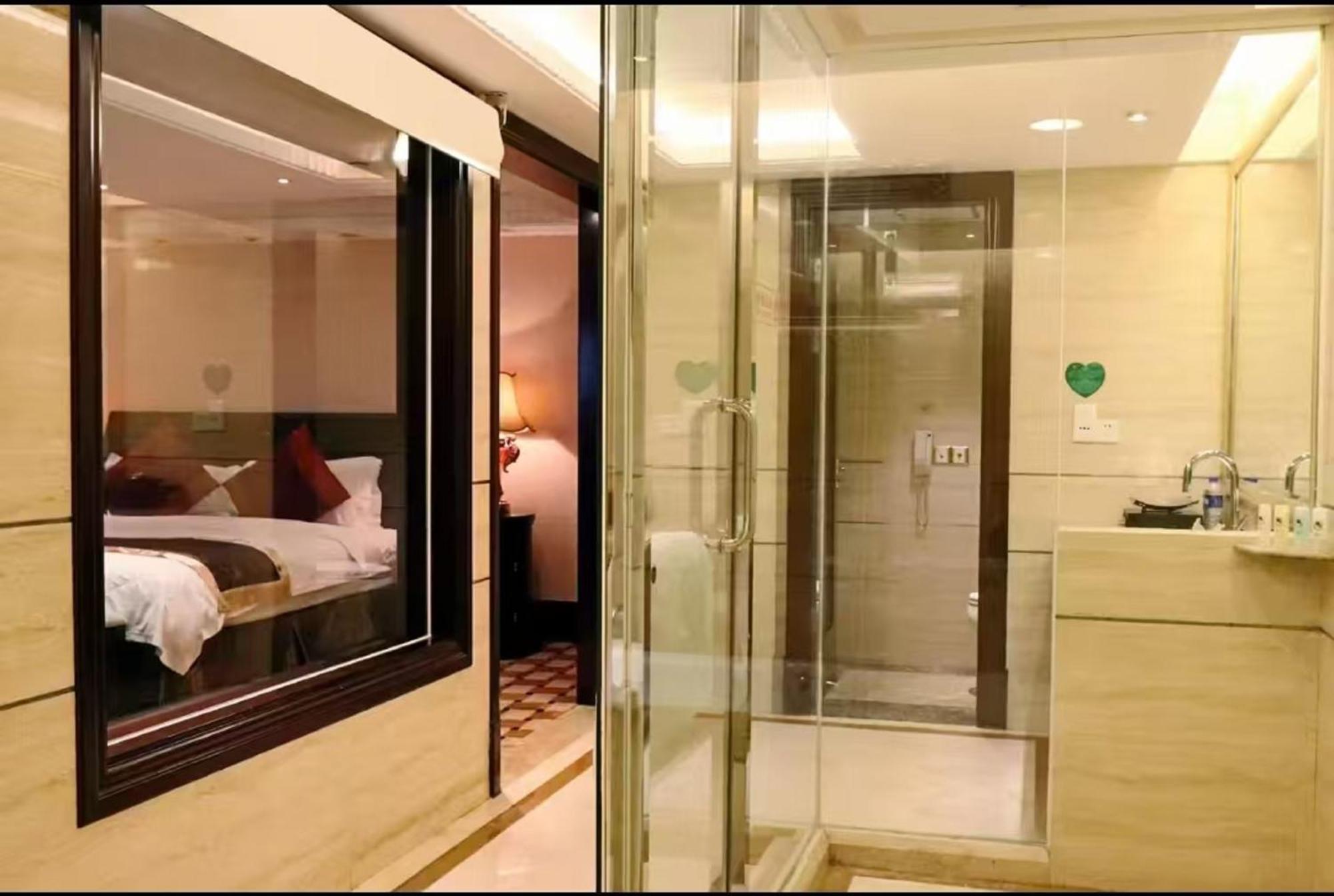 Royal Mediterranean Hotel Guangzhou Buitenkant foto